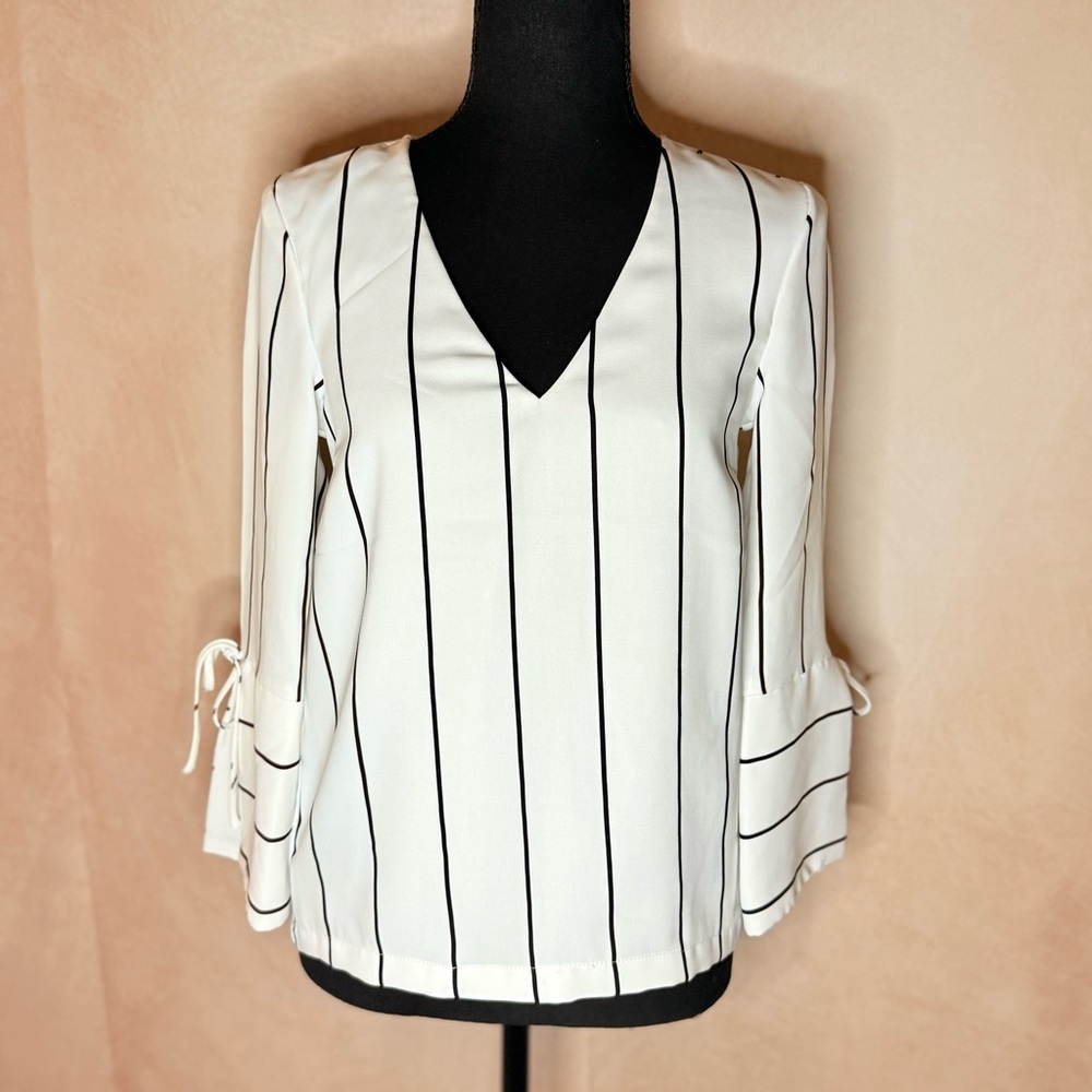 H&M Black and White Women’s Striped Blouse w/ Tied Sleeves Size 0